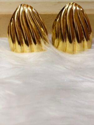 Gold-Plated Shell Clip-On Earrings