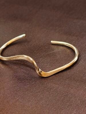 Modern Curve Gold Bangle