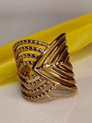 Geometric Abstract Ring