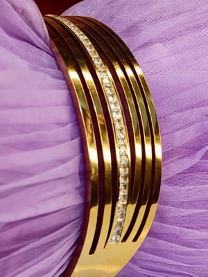 Gold-Plated Multi-Layer Clover Bangle