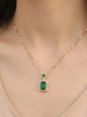 Madhuri Emerald Glow  : ANTI-TARNISH