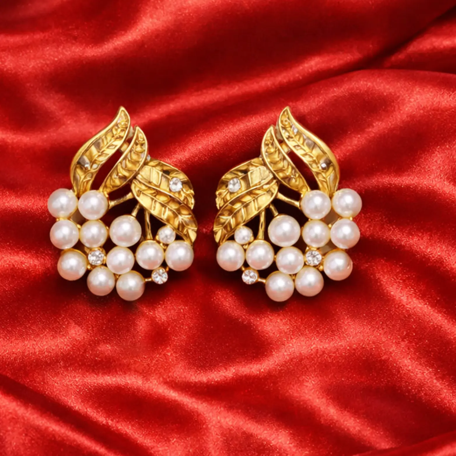 Gold pearl necklace set - Image 3