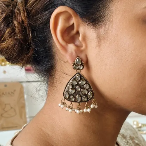 Kundan triangular jhumka - Image 2